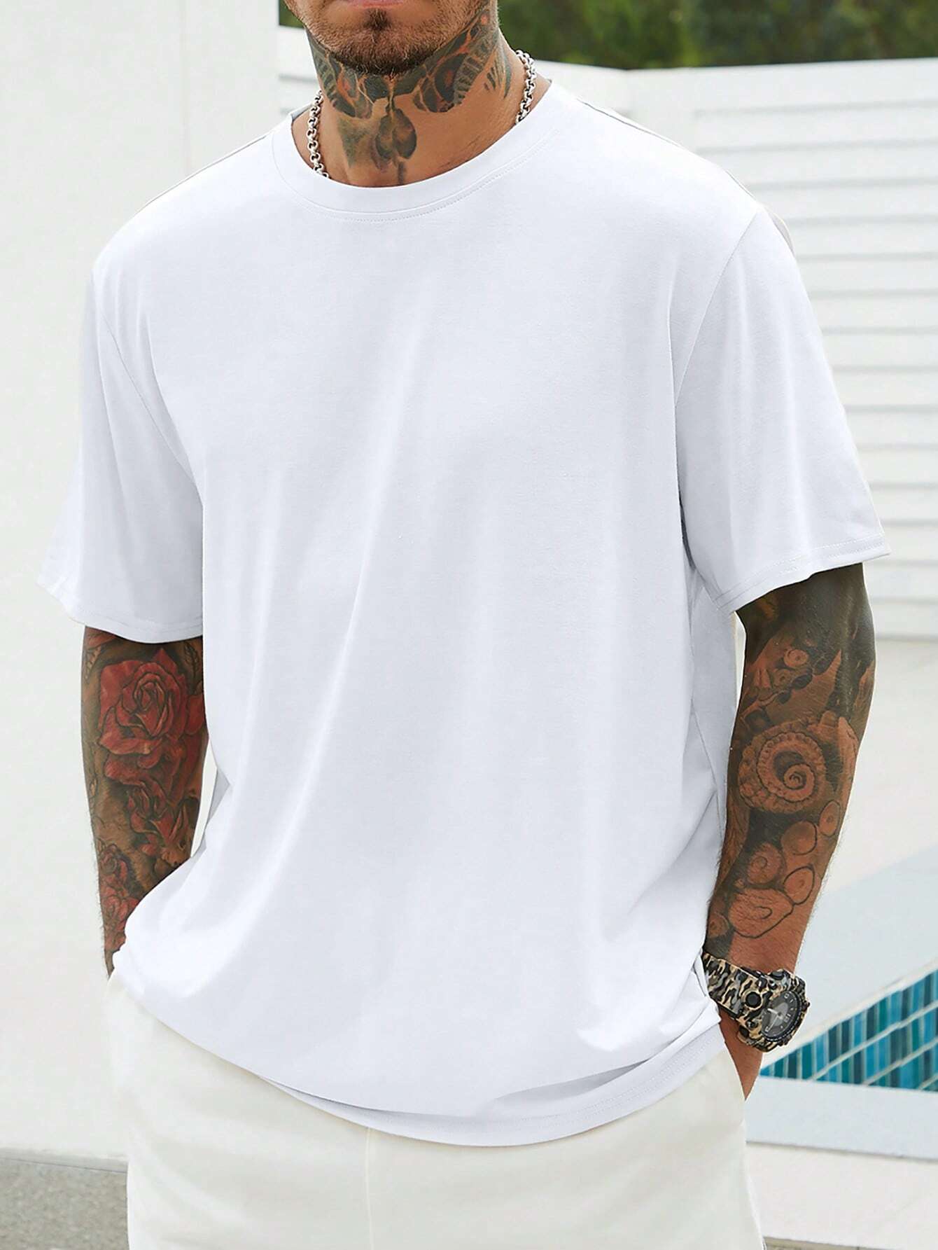 Basic round neck white tee