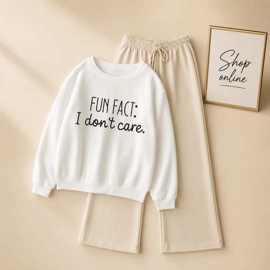 FUN FACT WHITE SWEATSHIRT WITH BEIGE FLAPPER