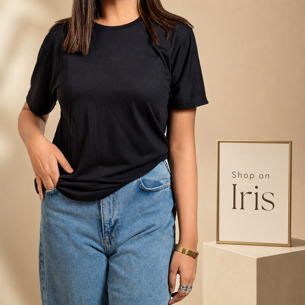 Crew Neck Short Sleeve Tee - Black // Women