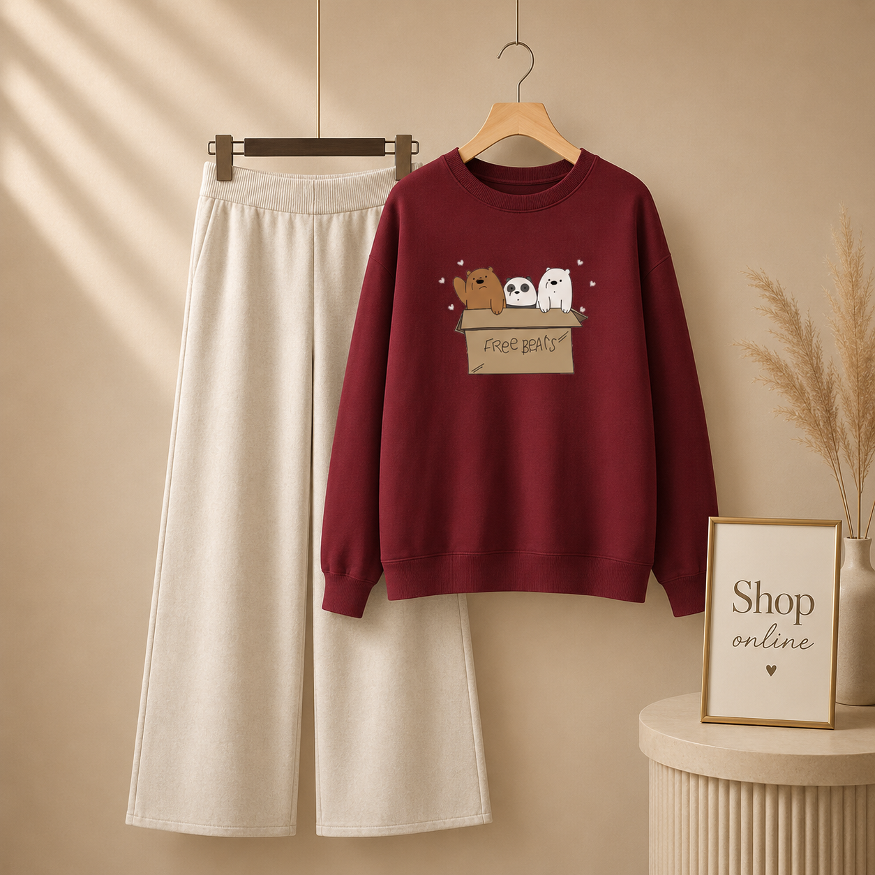 MAROON SWEATSHIRT FREE BEAR WITH BEIGE FLAPPER