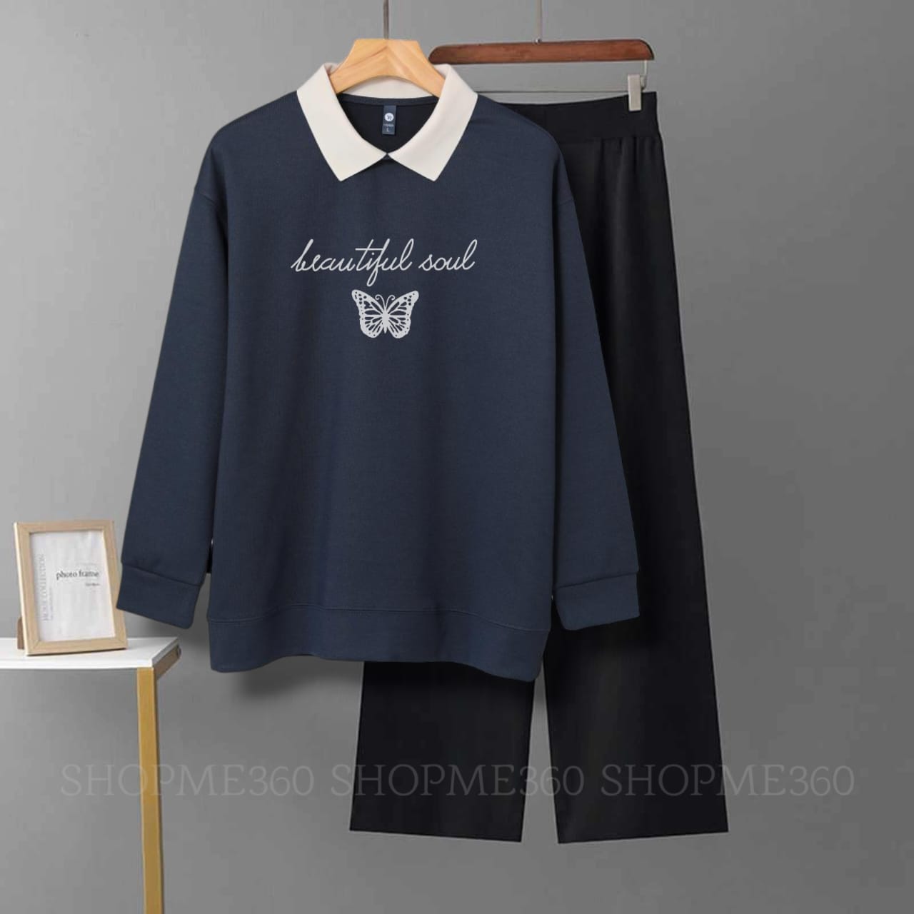 NAVY BLUE COLLAR SWEATSHIRT BEAUTIFUL SOUL BUTTERFLY- BLACK FLAPPER
