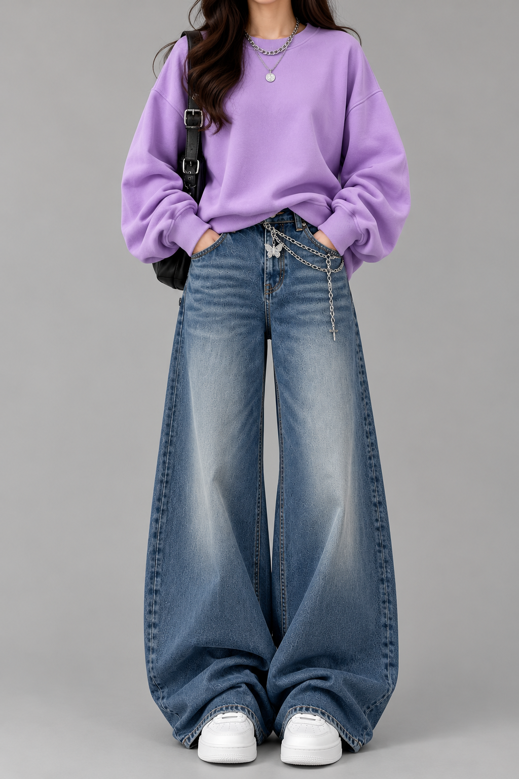 Lalic Sweatshirt With Dark Blue Vintage Faded Jeans